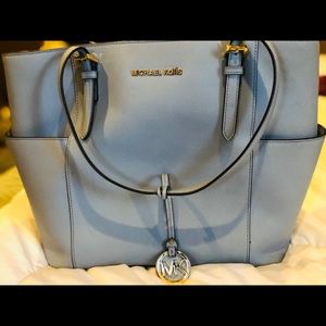 Michael Kors Jet Set Tote